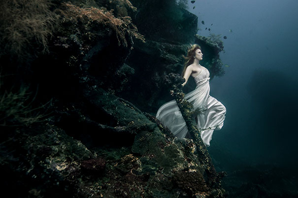 Photoshoot 25m Under The Sea In A Sunken Shipwreck
