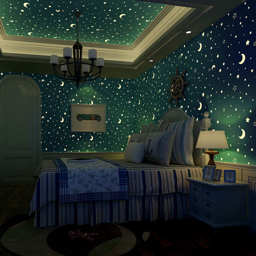 Observe the starry sky every night with this glow-in-the-dark wallpaper.