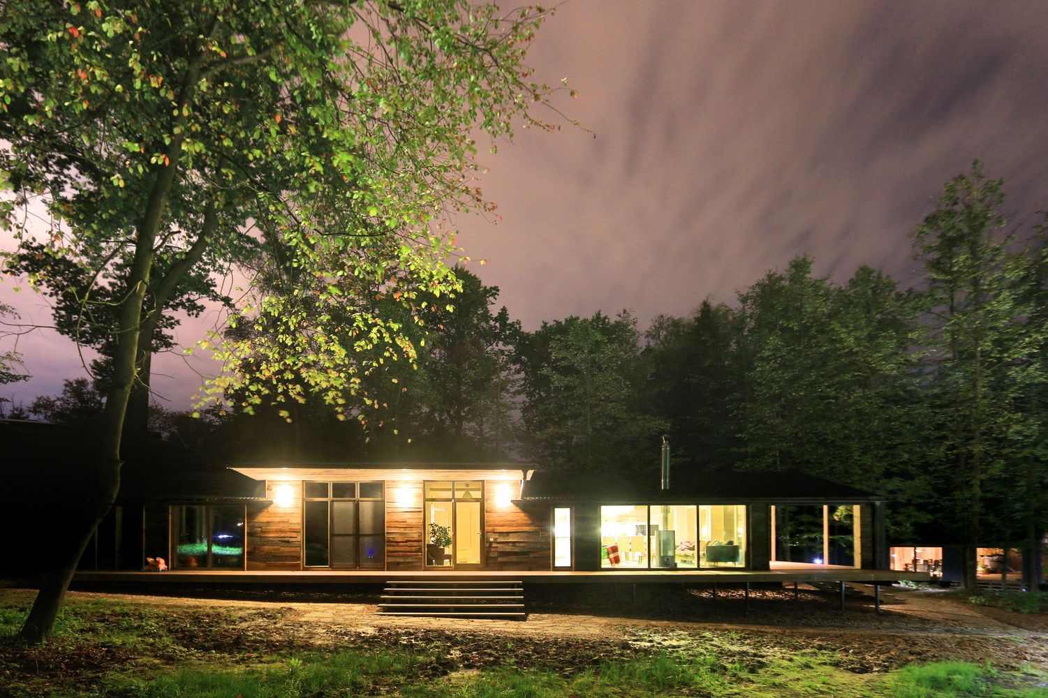 This Prefab Cabin Was Built in 10 Days for Only $80,000