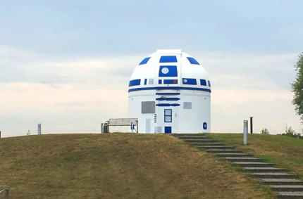 German Professor Who Is A Hardcore Star Wars Fan Has Just Repainted An Observatory Into R2-D2