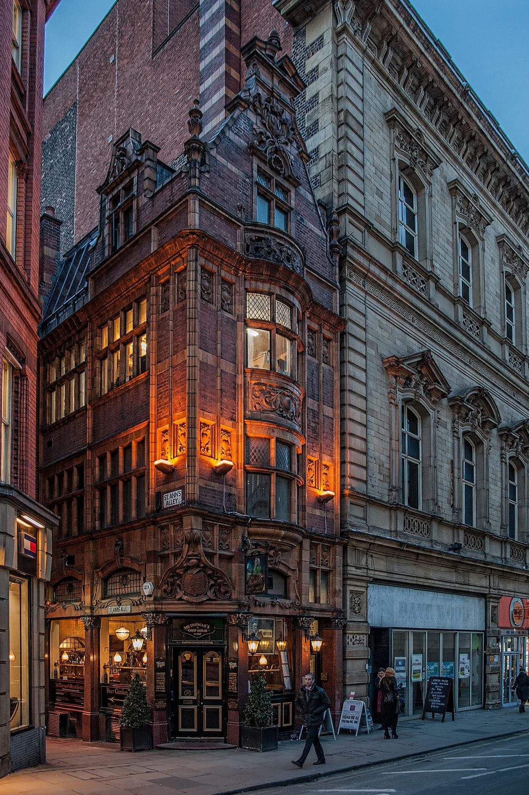 Mr. Thomas's Chop House. Manchester. Mills And Murgatroyd. 1901