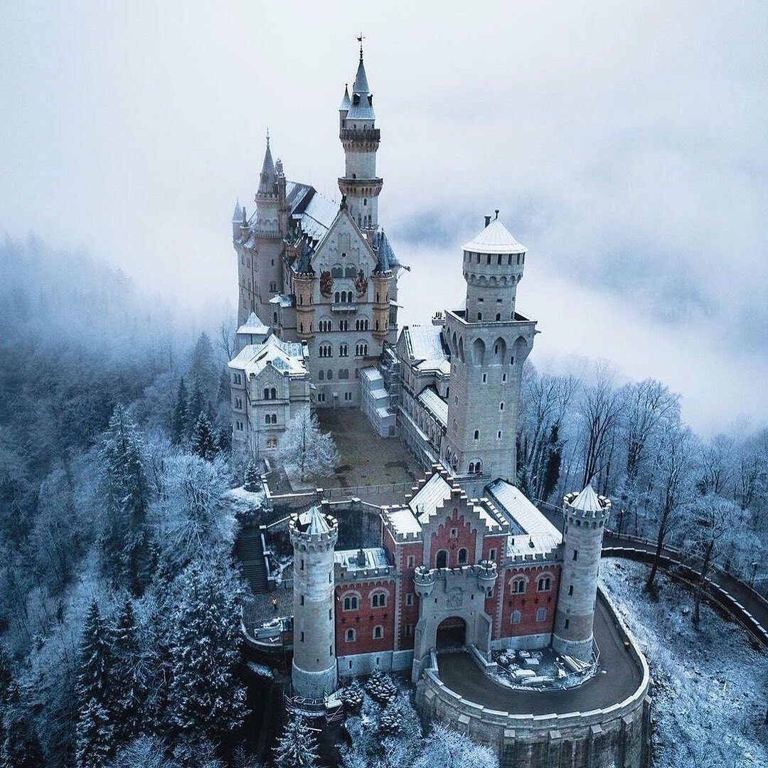 The Neuschwanstein Castle In Germany Looks Even More Stunning In Snow