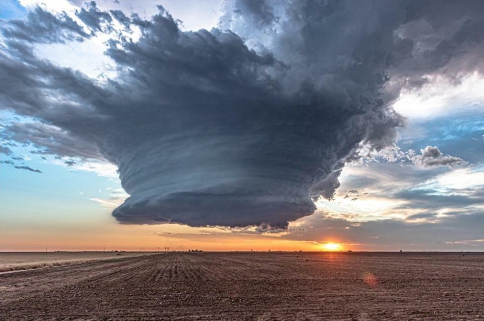 60,000' High Supercell In West Texas, Gearing Up To Spawn A Tornado And Hailstorm