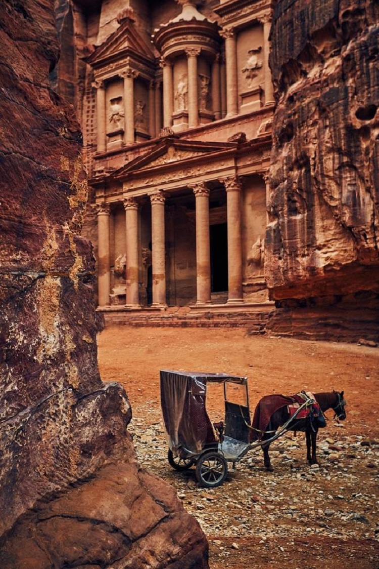 This Building, Known As The Treasury, Is One Of A Series Of Buildings In Petra That Was Built By The Nabateans, Who Followed A Pagan Religion And Were Closely Linked To The People Of Thamud. They Were Renowned For Their Elaborate Skill Of Carving Into Rocks