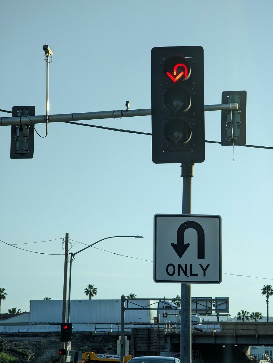 This U-Turn Only Traffic Light