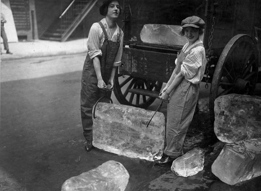 Yes, This Is What Ice Delivery Was Like In 1918