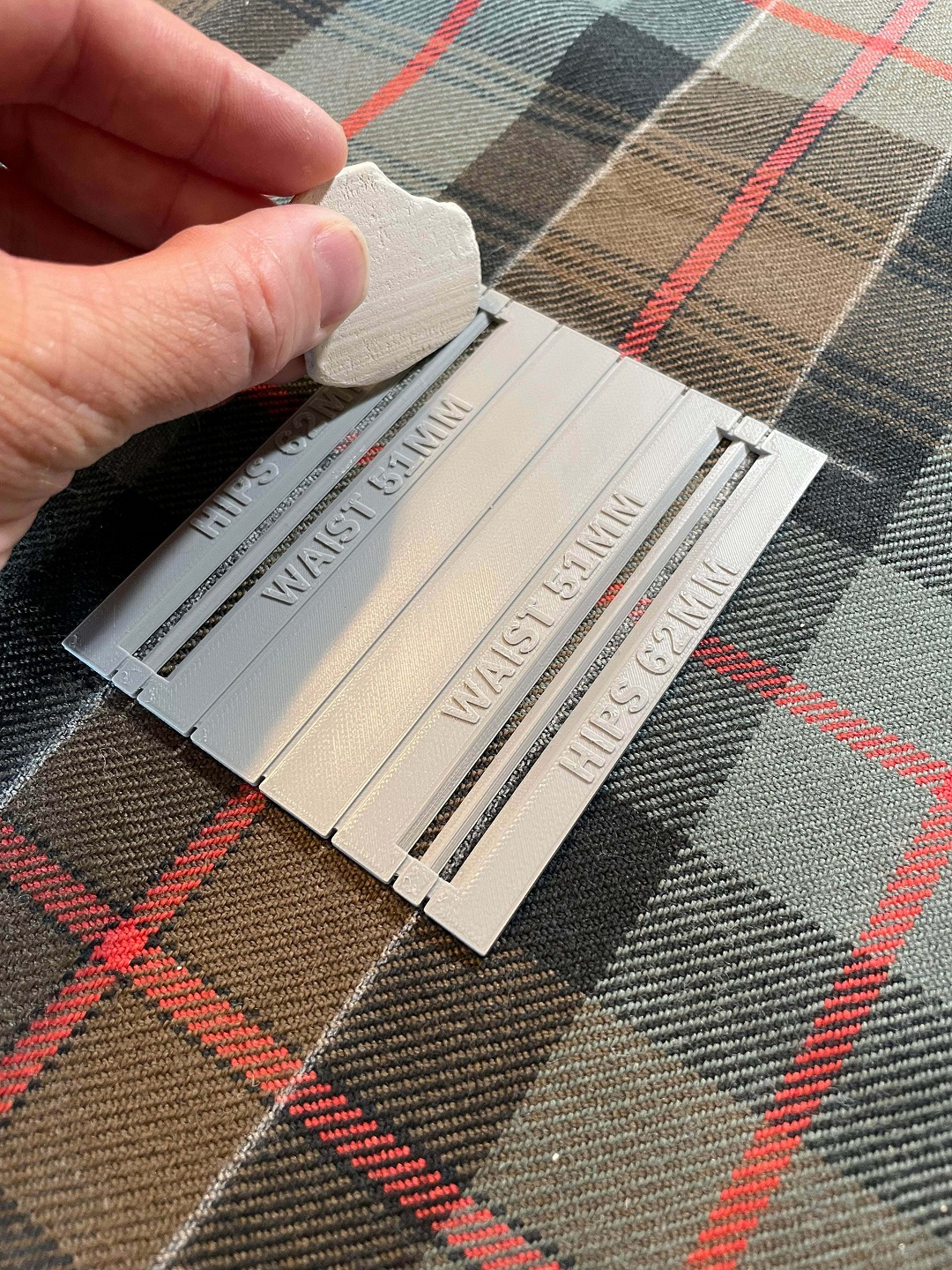 Jig For Chalking The Hip And Waist Widths For The Pleated Section Of A Kilt. It also Has Guide Lines For Accurate Alignment To The Tartan Pattern