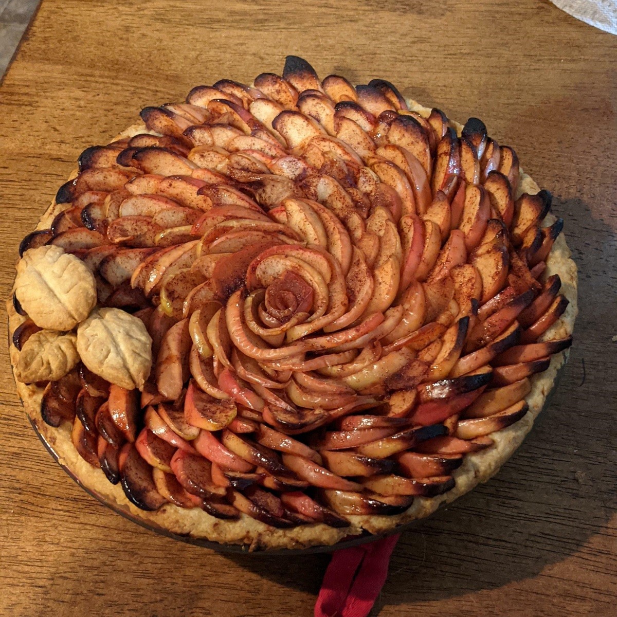 My Fiancé Made This Incredible Rose Style Apple Pie. It's As Delicious As It Looks, And I Had To Show It Off