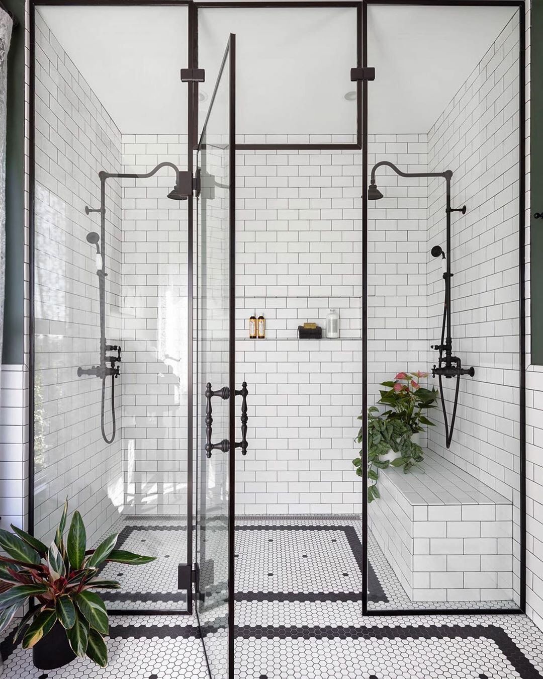 Black & White Bathroom By Michelle Dirkse