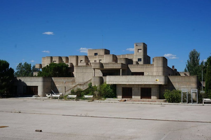 Hotel Claridge (1969), Abandoned In Alarcón, Spain