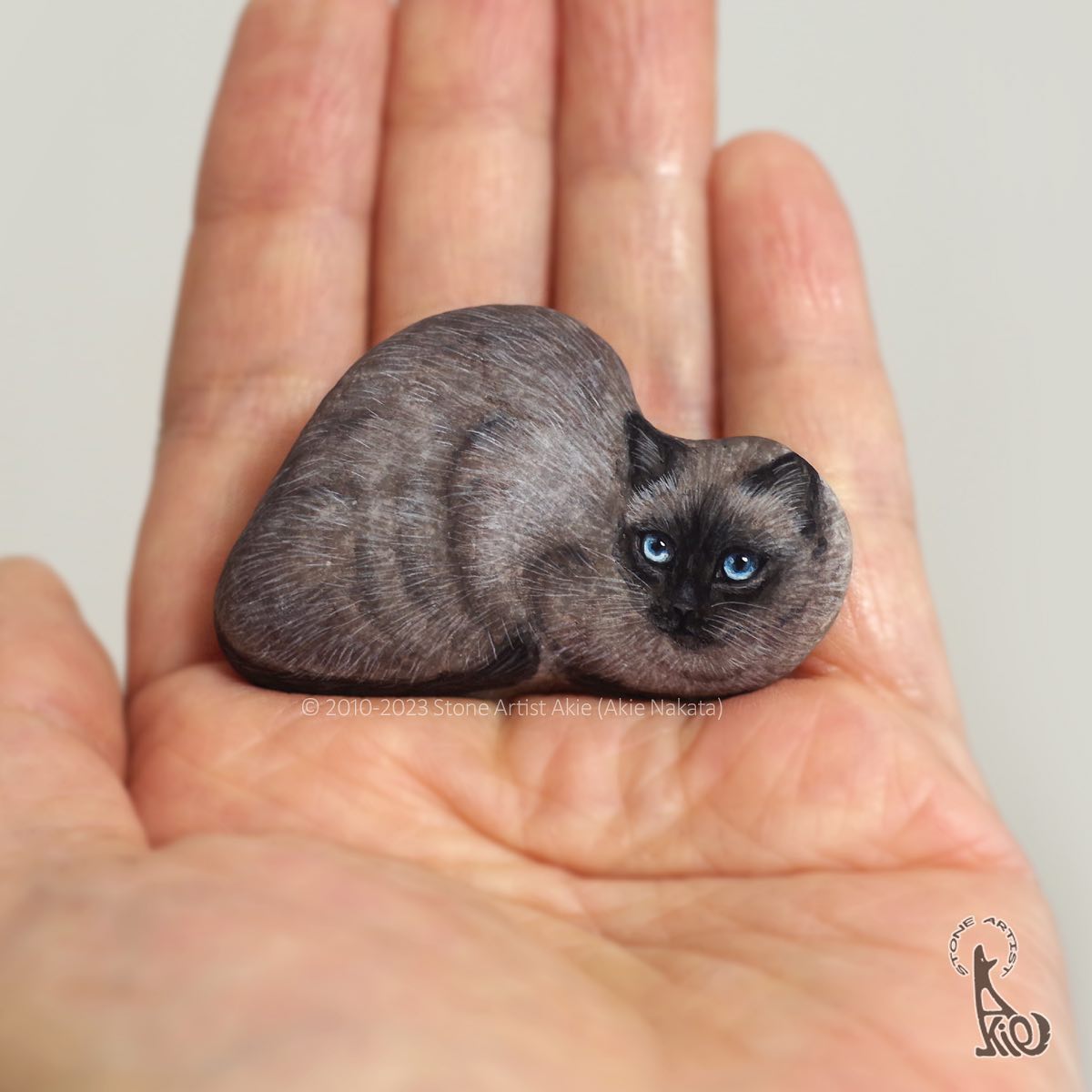 Japanese Artist Akie Nakata Turns Rocks Into Cute Little Animals 
