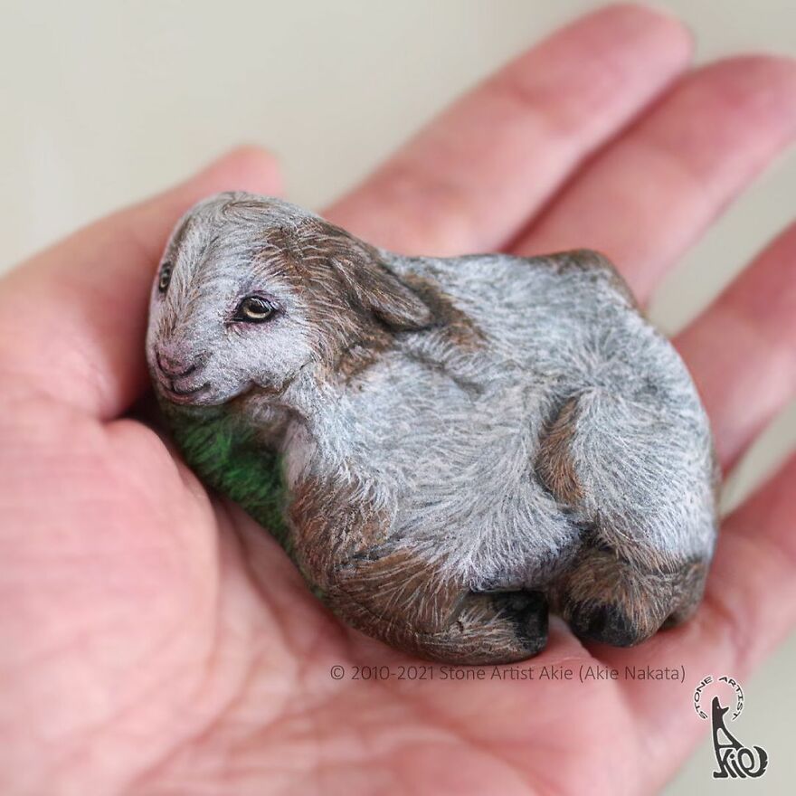 Japanese Artist Akie Turns Blunt Stones Into Adorable Animals