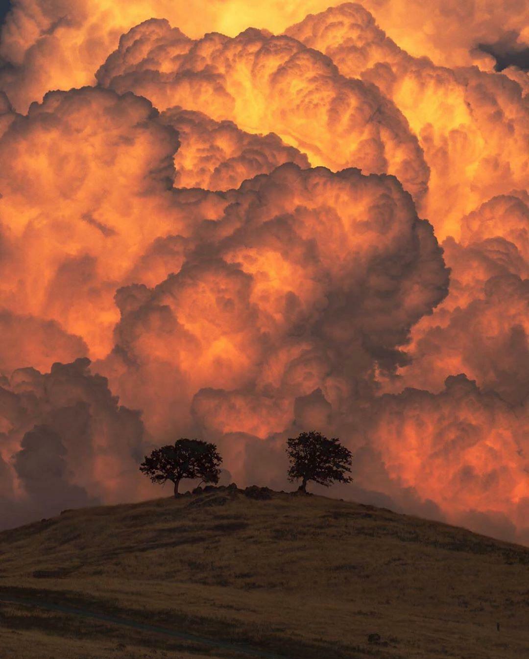 The Most Spectacular But Eerie Effect Was Produced By Towering Thunder Clouds That Were Photographed During A Sunset