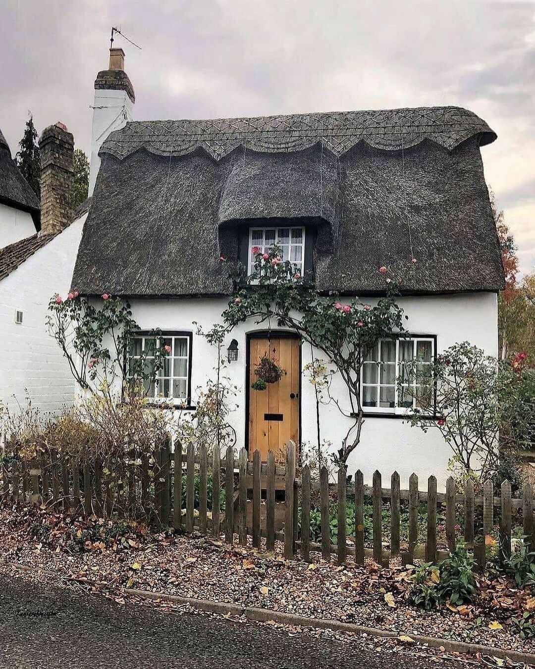This Adorable Chapel Bank Cottage Is Over 400 Years Old And Located In The Small Historic Village Of Bourn In South Cambridgeshire, England
